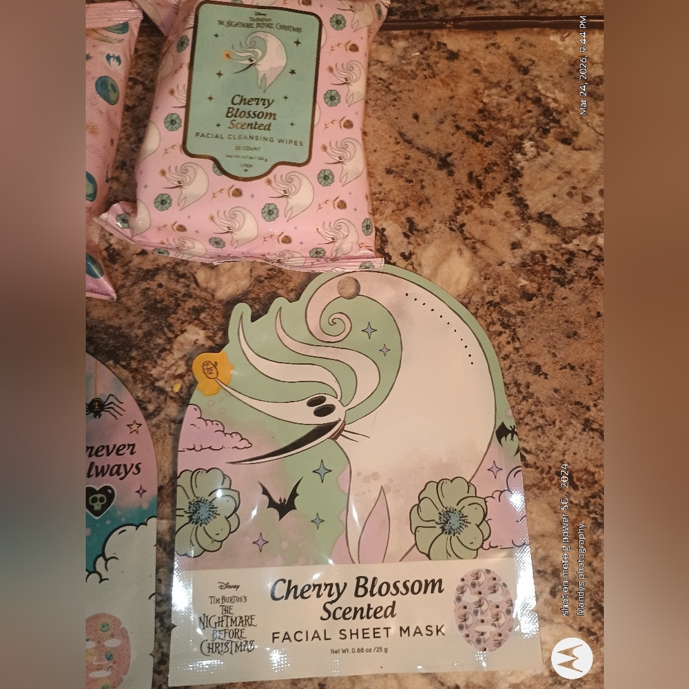 Nightmare before Christmas Disney beauty set New - Picture 7 of 7